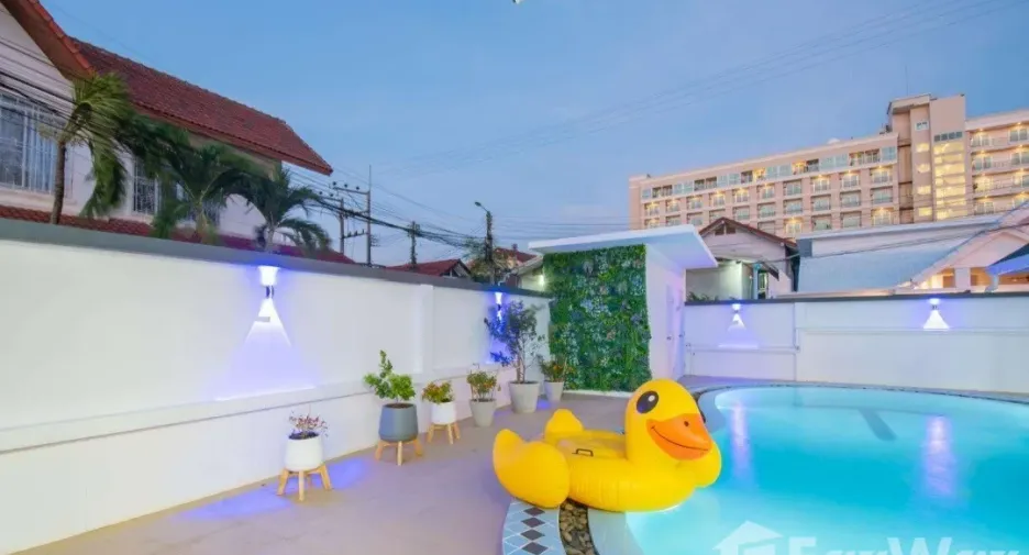 For rent 4 bedrooms villa in Bang Lamung, Chonburi