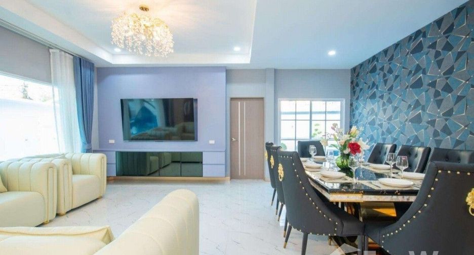 For rent 4 bedrooms villa in Bang Lamung, Chonburi