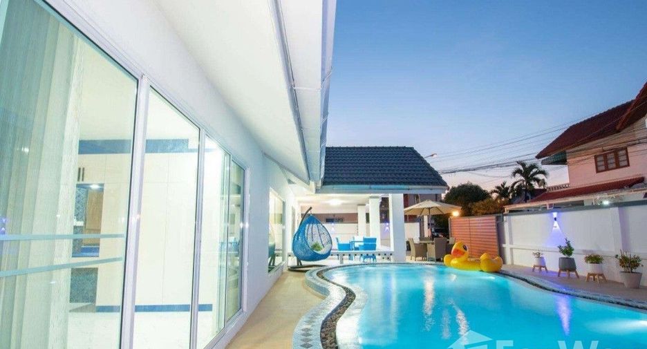 For rent 4 bedrooms villa in Bang Lamung, Chonburi
