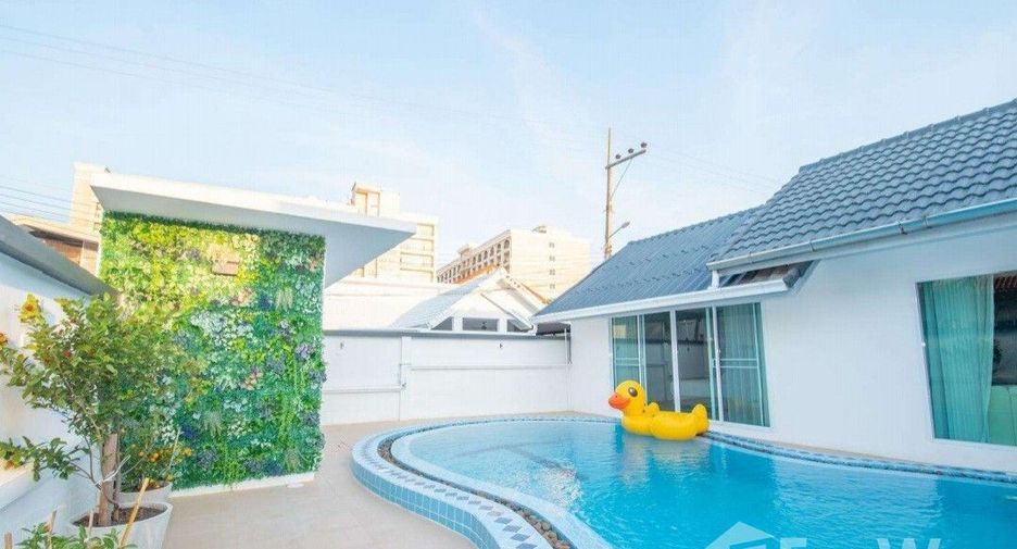 For rent 4 bedrooms villa in Bang Lamung, Chonburi