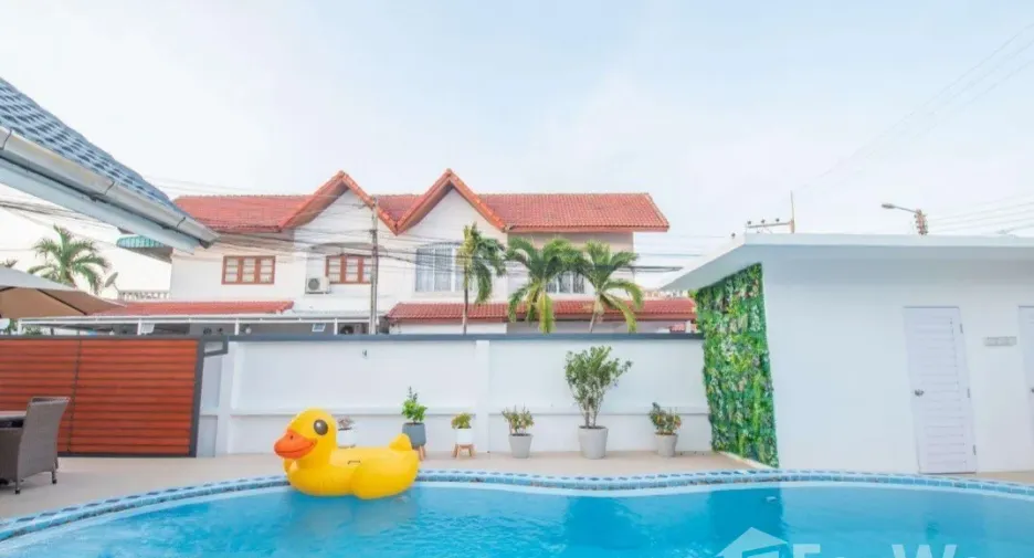 For rent 4 bedrooms villa in Bang Lamung, Chonburi