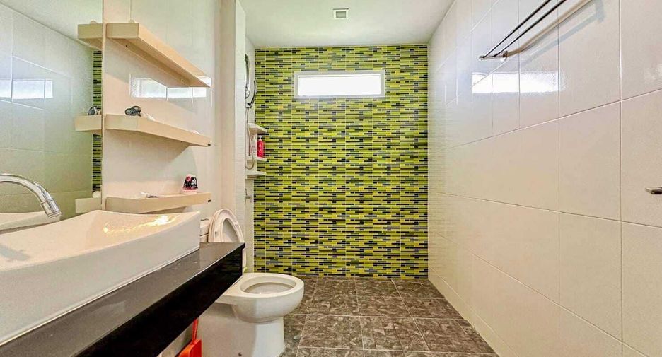 For rent 3 bedrooms villa in Bang Lamung, Chonburi