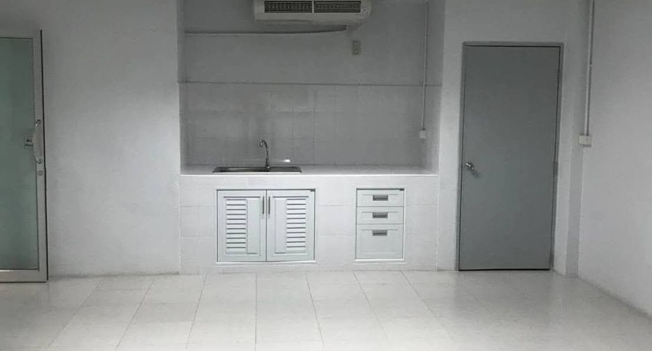 For rent studio house in Si Racha, Chonburi