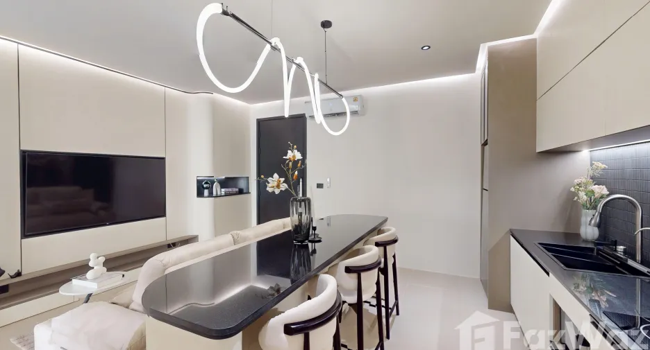 For sale 4 bedrooms condo in Mueang Phuket, Phuket