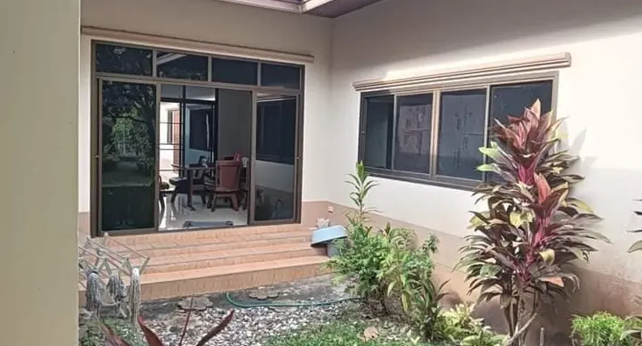 出售 5 卧室 独立屋 在 Mueang Nakhon Pathom, Nakhon Pathom