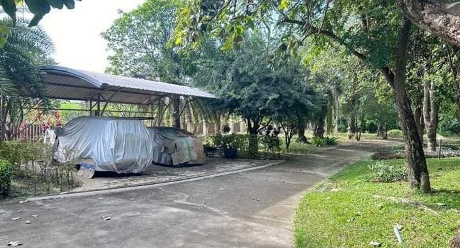 出售 5 卧室 独立屋 在 Mueang Nakhon Pathom, Nakhon Pathom
