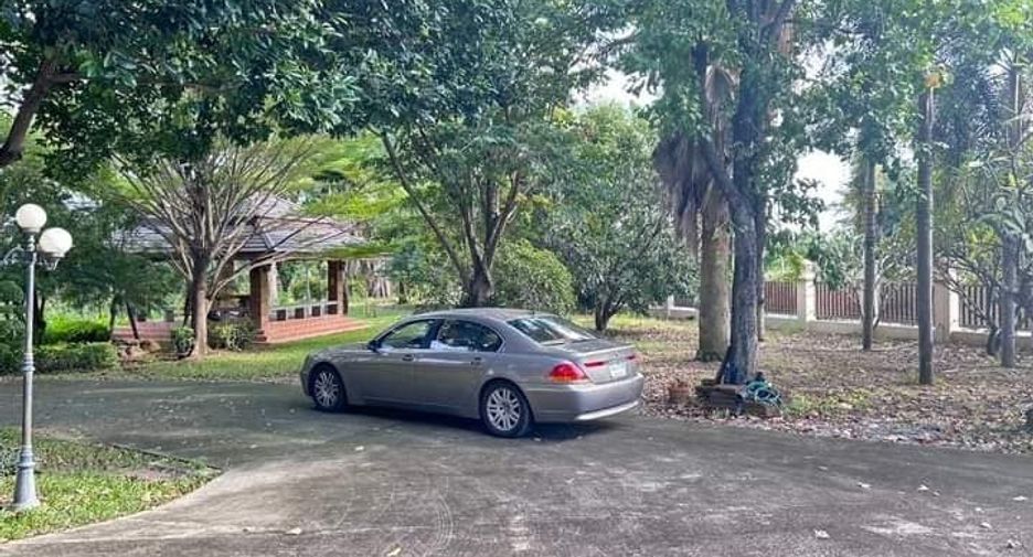 出售 5 卧室 独立屋 在 Mueang Nakhon Pathom, Nakhon Pathom