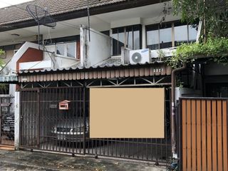 Reihenhaus zum Kauf mit 2 Zimmer in Bang Khen, Bangkok