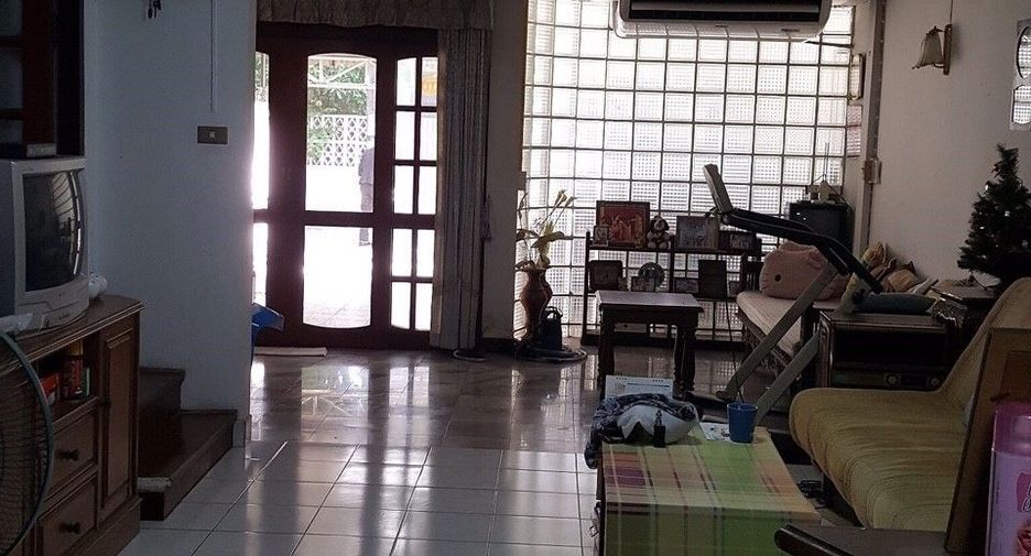For sale 2 bedrooms townhouse in Bang Khen, Bangkok