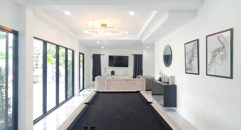 À vendre 8 chambres villa à Sattahip, Chonburi