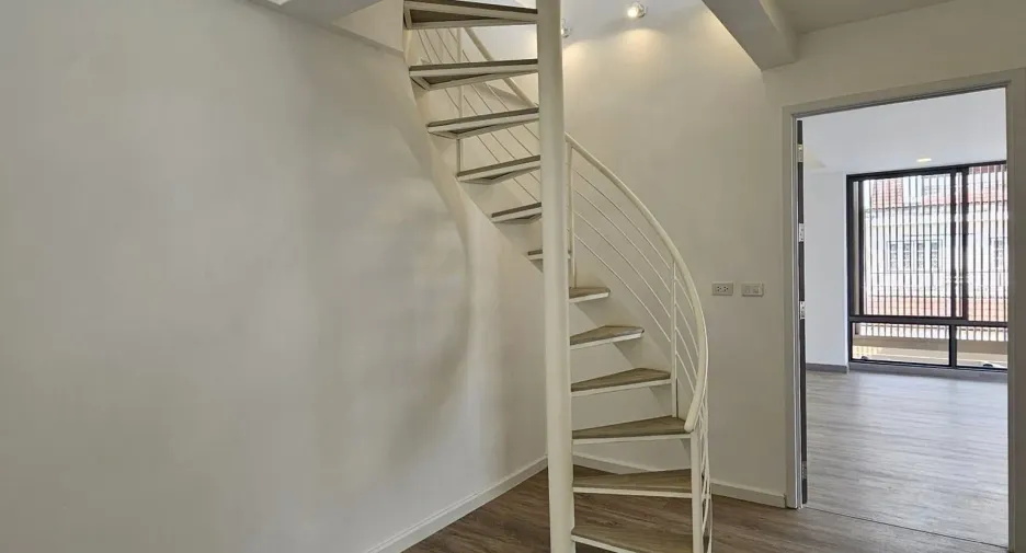 For sale 4 bedrooms townhouse in Lat Phrao, Bangkok