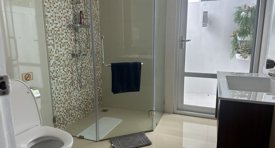 For sale and for rent 3 bedrooms villa in Sattahip, Chonburi