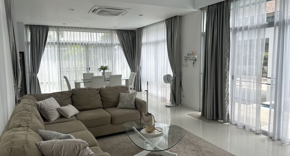 For sale and for rent 3 bedrooms villa in Sattahip, Chonburi