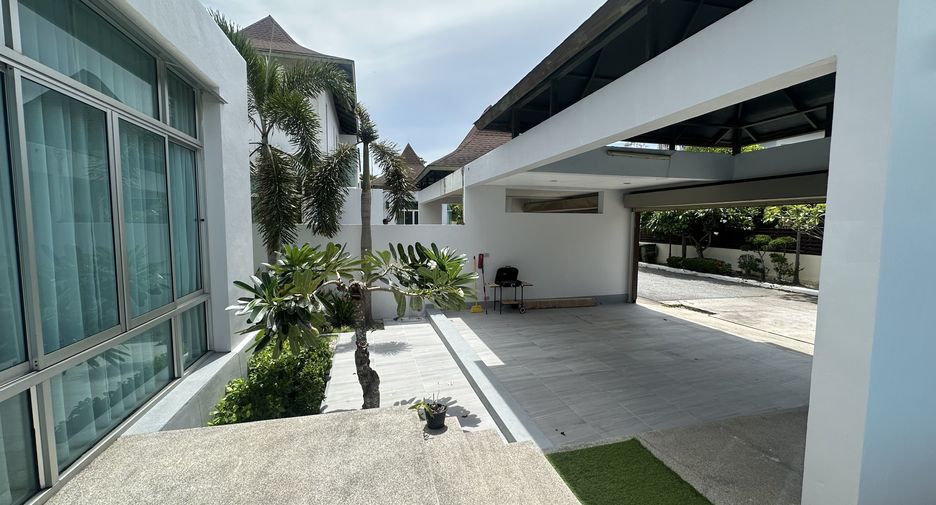For sale and for rent 3 bedrooms villa in Sattahip, Chonburi