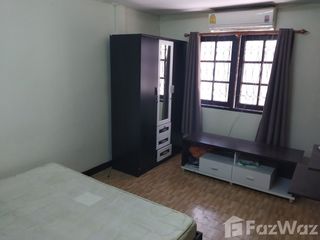For sale 4 bedrooms townhouse in Bang Kapi, Bangkok