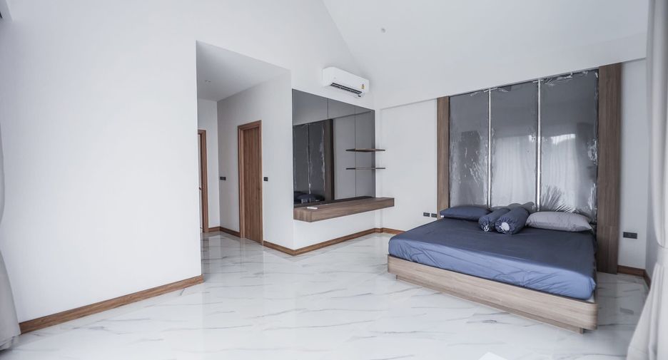 Villa en venta de 4 habitaciones en Bang Lamung, Chonburi