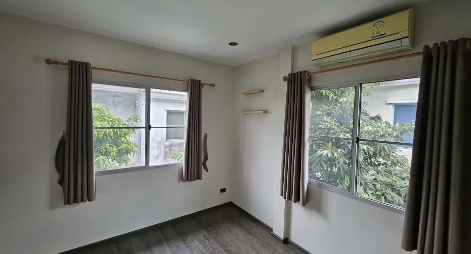 For rent 4 bedrooms house in Bang Kruai, Nonthaburi
