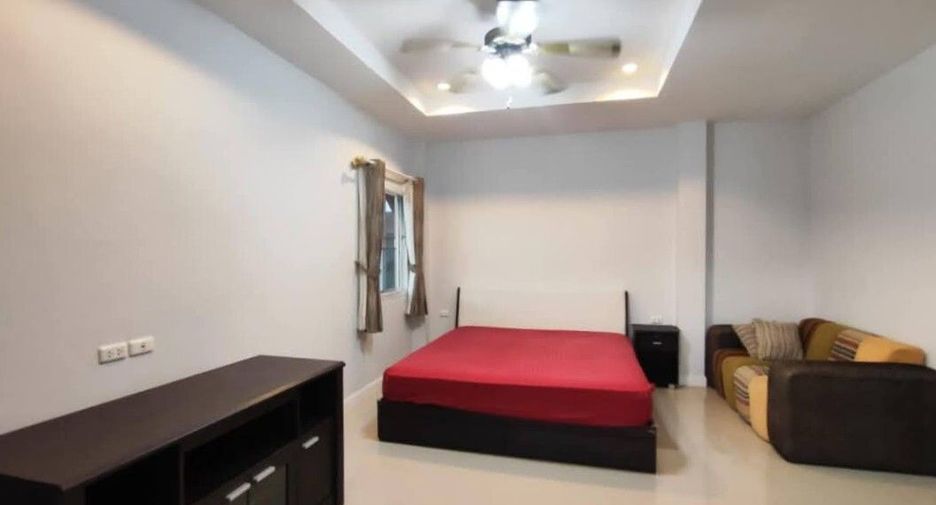 À vendre et à louer 5 chambres maison à Bang Lamung, Chonburi