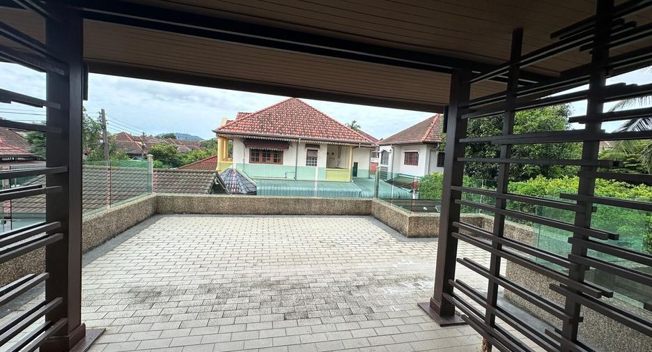 Villa zum Kauf mit 4 Zimmer in Kathu, Phuket