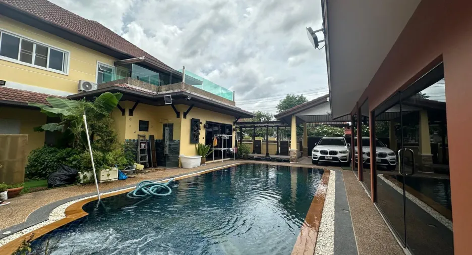 Villa zum Kauf mit 4 Zimmer in Kathu, Phuket