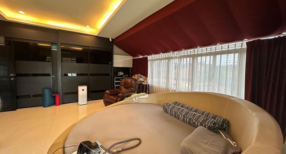 Villa zum Kauf mit 4 Zimmer in Kathu, Phuket