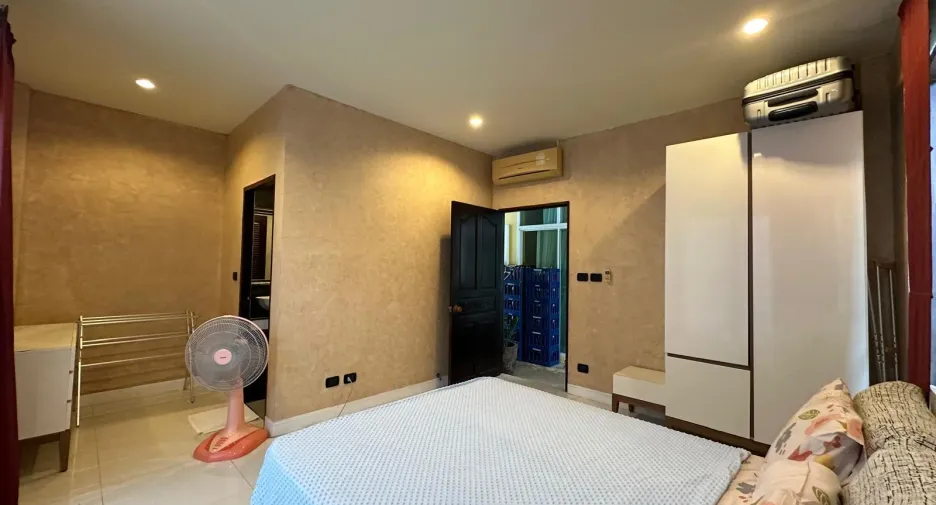 Villa zum Kauf mit 4 Zimmer in Kathu, Phuket