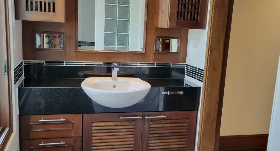 For sale 2 bedrooms condo 