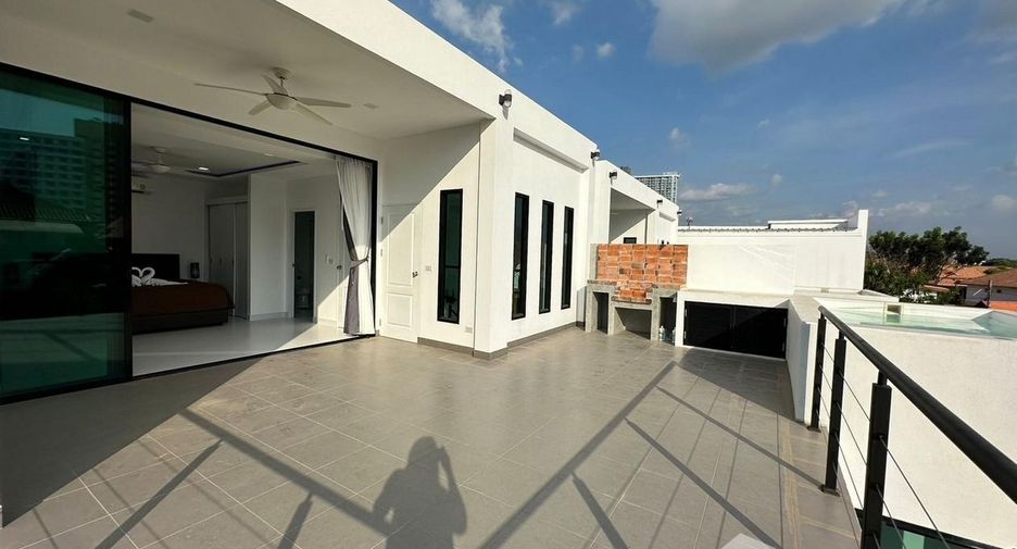 For sale 3 bedrooms villa in Bang Lamung, Chonburi