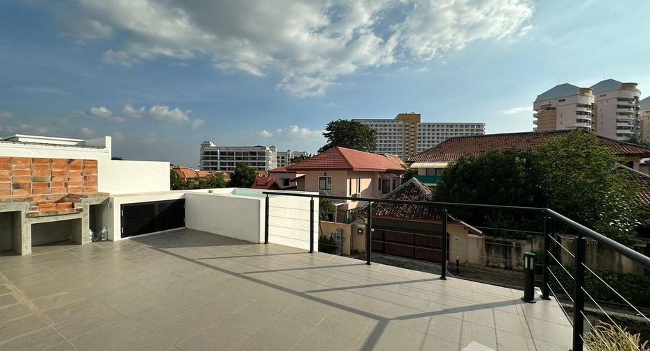 For sale 3 bedrooms villa in Bang Lamung, Chonburi