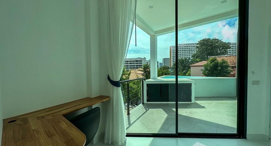 For sale 3 bedrooms villa in Bang Lamung, Chonburi