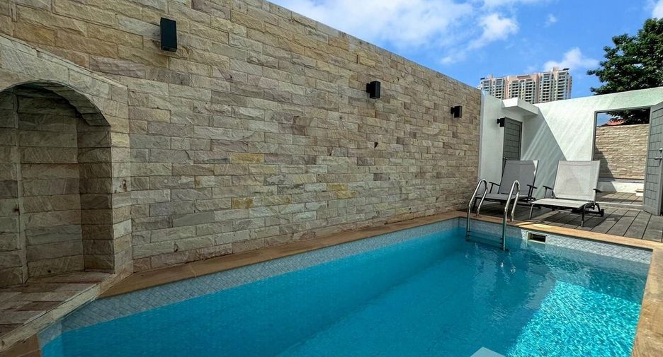 For sale 3 bedrooms villa in Bang Lamung, Chonburi