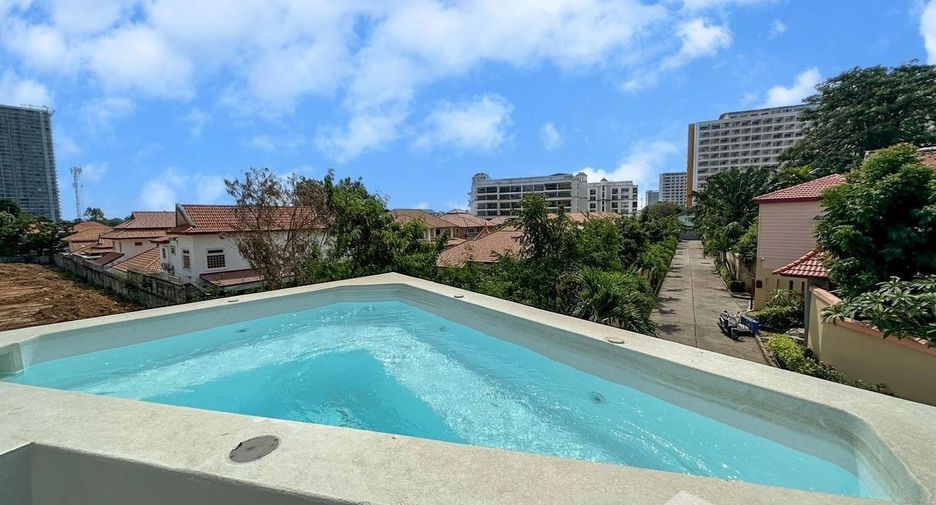 For sale 3 bedrooms villa in Bang Lamung, Chonburi