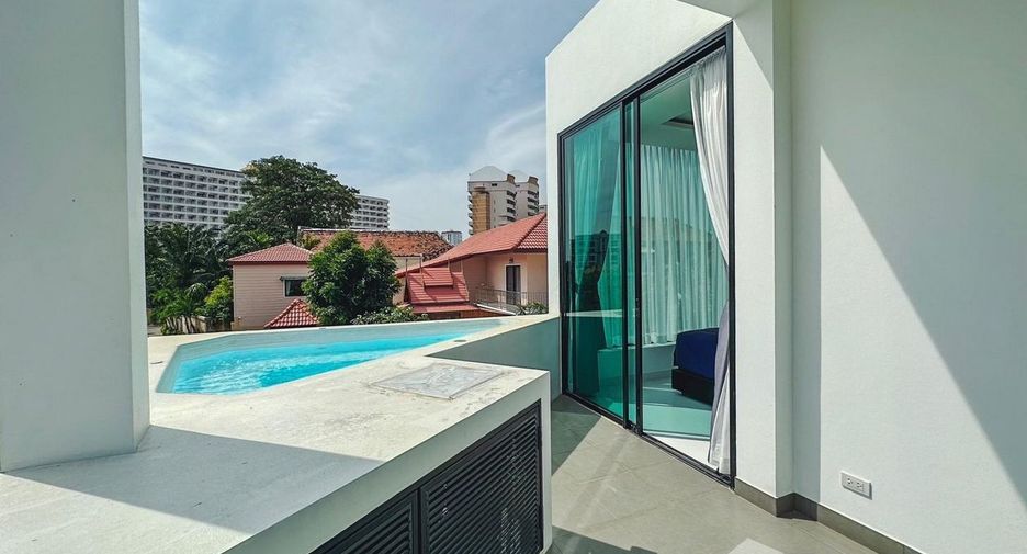 For sale 3 bedrooms villa in Bang Lamung, Chonburi