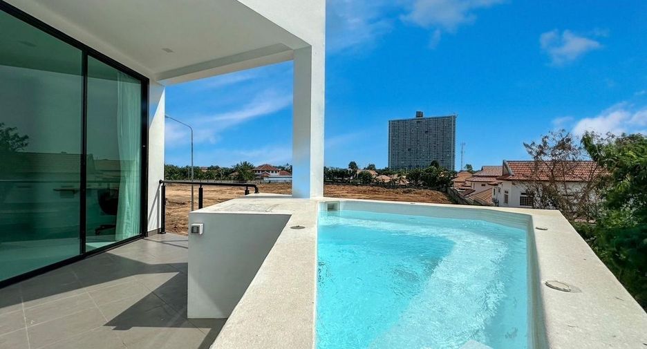 For sale 3 bedrooms villa in Bang Lamung, Chonburi