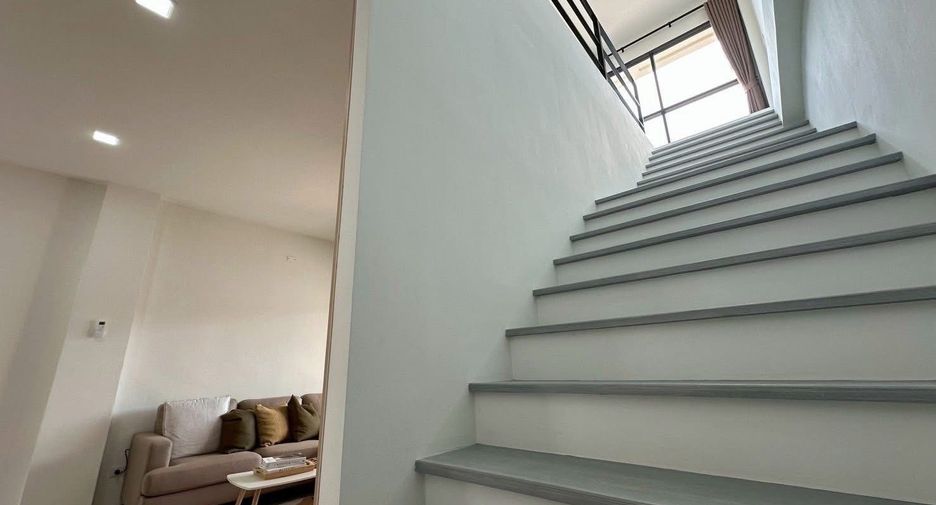 For sale 4 bedrooms townhouse in Bang Lamung, Chonburi