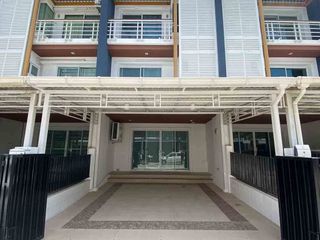 Reihenhaus zum Kauf mit 3 Zimmer in Lak Si, Bangkok