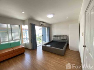 Casa adosada en venta de 3 habitaciones en Lak Si, Bangkok