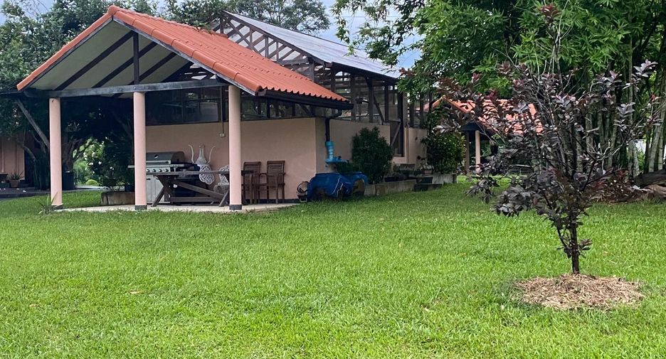 For sale 5 bedrooms house in Thoeng, Chiang Rai