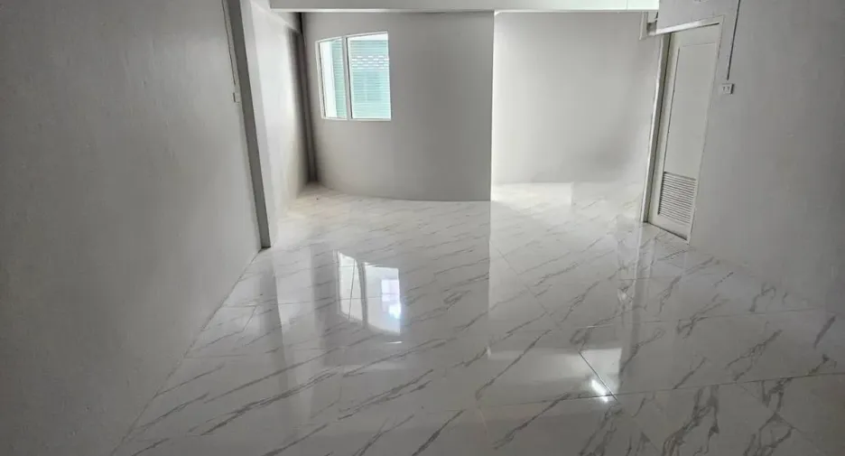 For sale and for rent 8 bedrooms retail Space in Mueang Phuket, Phuket