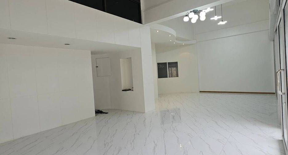 For sale and for rent 8 bedrooms retail Space in Mueang Phuket, Phuket