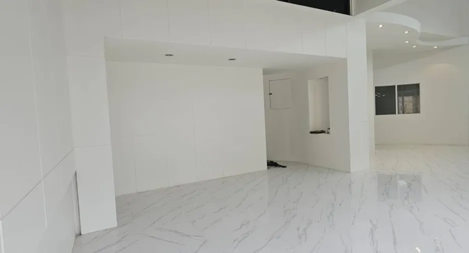 For sale and for rent 8 bedrooms retail Space in Mueang Phuket, Phuket