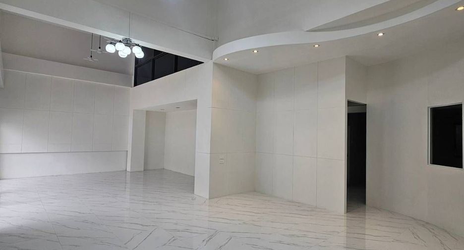 For sale and for rent 8 bedrooms retail Space in Mueang Phuket, Phuket