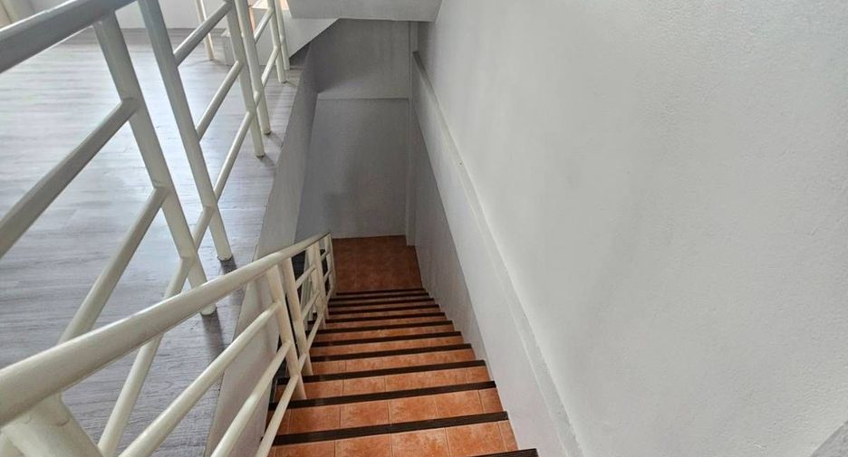 Gewerbefläche zum Kauf und zur Miete mit 8 Zimmer in Mueang Phuket, Phuket