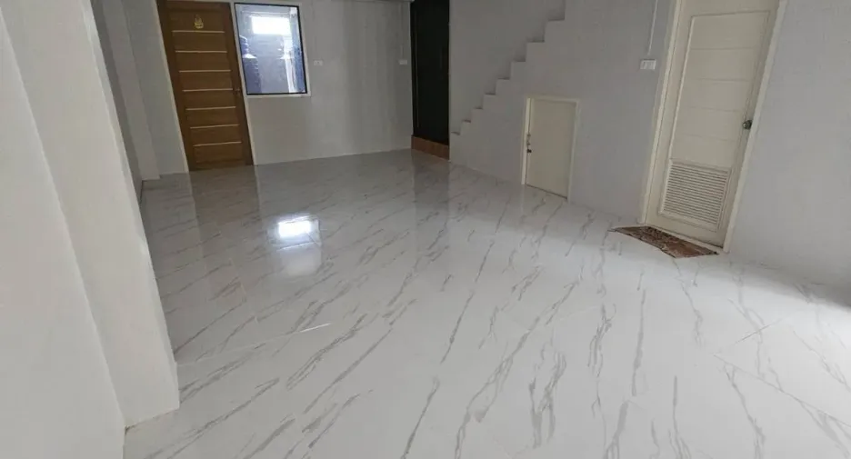 For sale and for rent 8 bedrooms retail Space in Mueang Phuket, Phuket