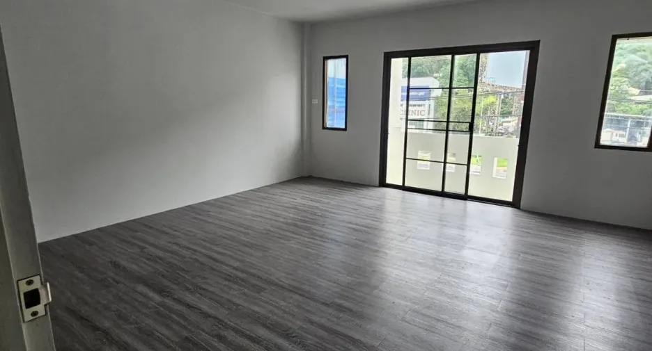 For sale and for rent 8 bedrooms retail Space in Mueang Phuket, Phuket