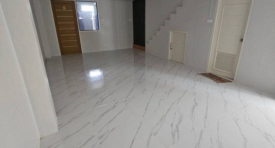 Gewerbefläche zum Kauf und zur Miete mit 8 Zimmer in Mueang Phuket, Phuket