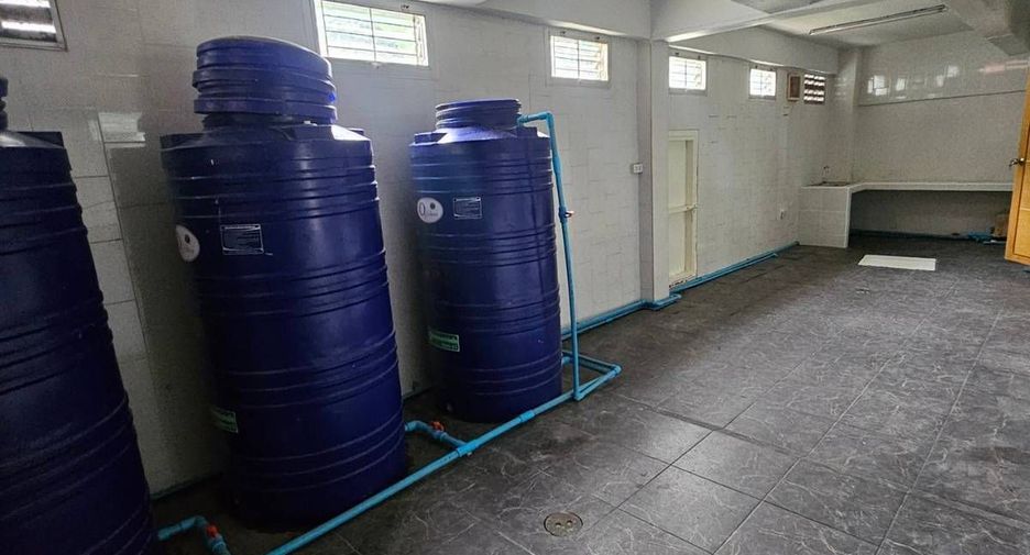 Gewerbefläche zum Kauf und zur Miete mit 8 Zimmer in Mueang Phuket, Phuket
