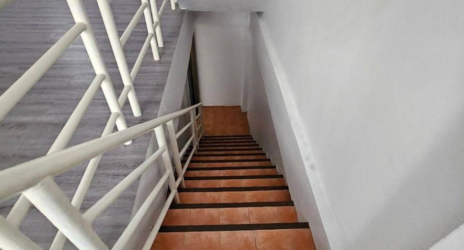 Gewerbefläche zum Kauf und zur Miete mit 8 Zimmer in Mueang Phuket, Phuket