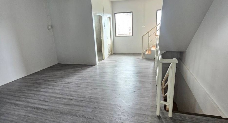 Gewerbefläche zum Kauf und zur Miete mit 8 Zimmer in Mueang Phuket, Phuket