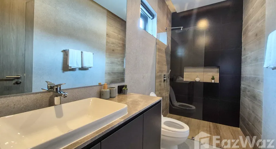 Villa en venta de 6 habitaciones en Bang Lamung, Chonburi